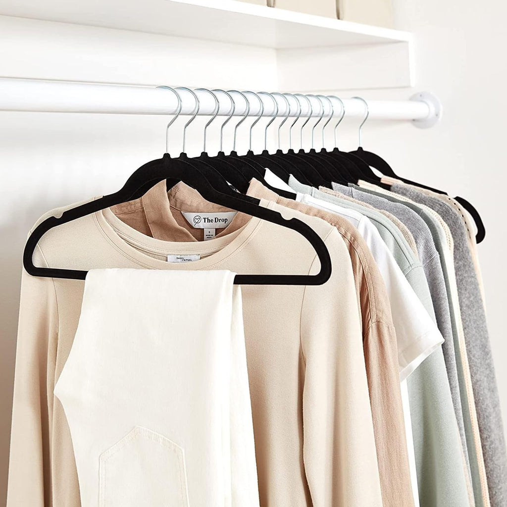 Amazon Basics Slim Velvet Non-Slip Space Saving Suit Clothes Hangers for Closet Organization. Black/Silver. 30-Pack