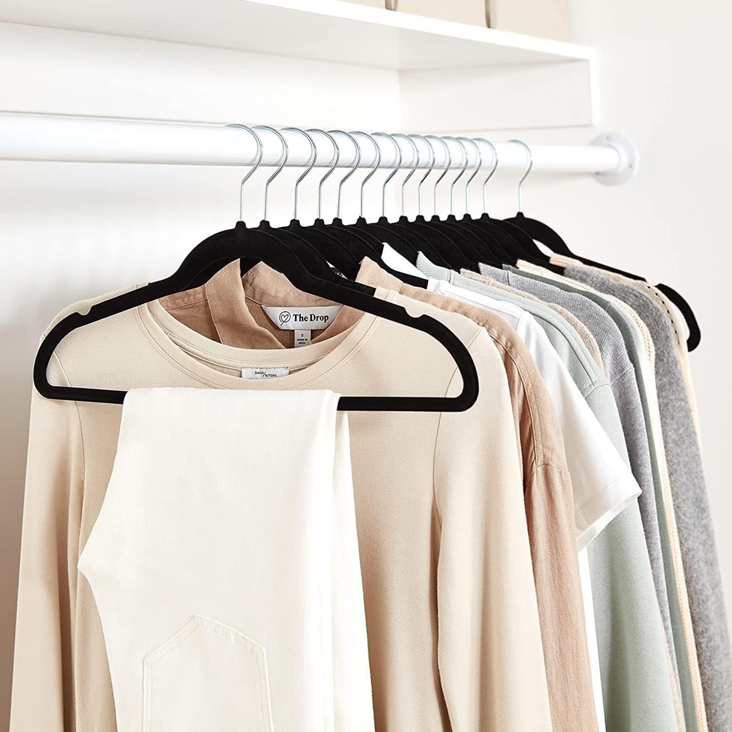 Amazon Basics Slim Velvet Non-Slip Space Saving Suit Clothes Hangers for Closet Organization. Black/Silver. 30-Pack